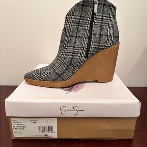 Jessica Simpson Black and White Plaid Wedges
